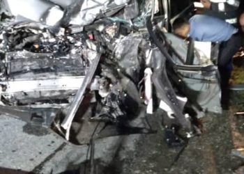 «Жабыркагандардын абалы оор». Бишкек-Ош жолунда эки унаа сүзүшүп, 65 жаштагы киши көз жумду