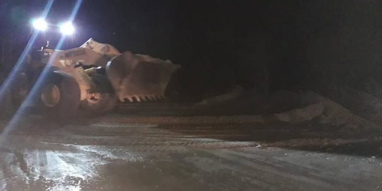 Ысык-Көлдө сел жүрүп, унаа өтүүчү жолду суу каптады (сүрөт)