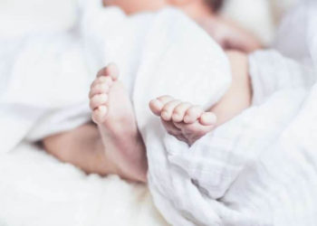 «Кызы уят болбосун деп». Орусияда кыргызстандык жаран өз небересинен кутулууну чечкен