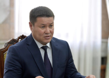 Талант Мамытов жетектеген делегация Тегеранга учуп кетти