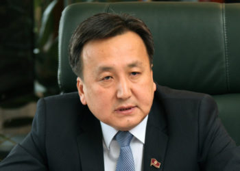 Бишкек шаардык соту Асылбек Жээнбековду камакта калтырды