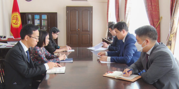 Улукбек Марипов Кыргызстандагы Вьетнам Республикасынын элчисин кабыл алды