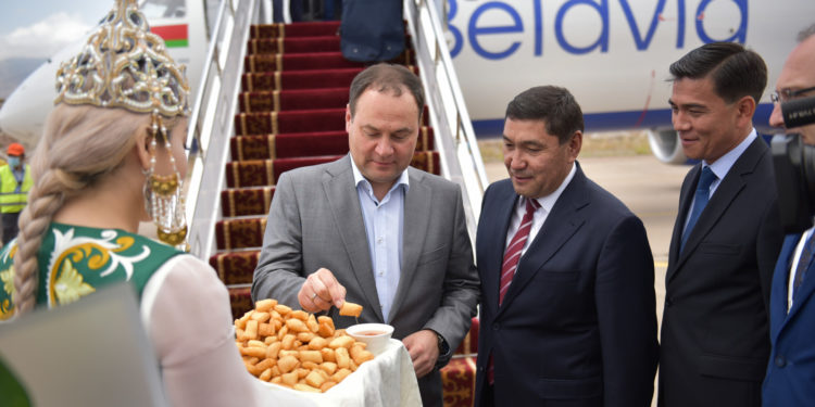 Кыргызстанга Беларусь Республикасынын премьер-министри Роман Головченко келди