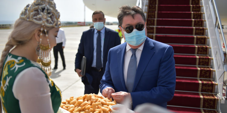 Кыргызстанга Орусия өкмөтүнүн төрагасы менен Казакстандын премьер-министри келди