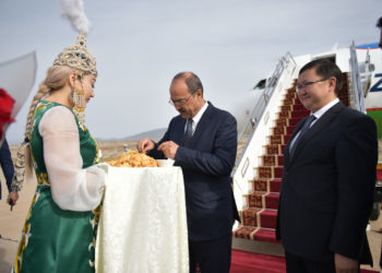 Кыргызстанга Өзбекстандын премьер-министри Абдулла Арипов келди