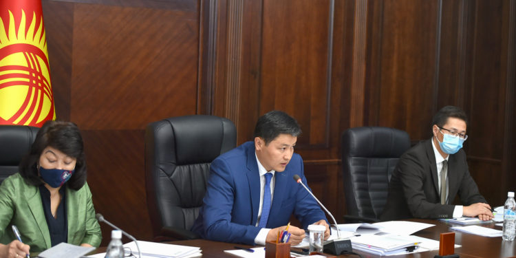 Улукбек Марипов: «Экономикада оң жылыштар бар, бирок алдыда иштеле турган маселелер арбын»