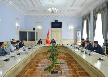 Мамлекеттик кызмат көрсөтүүнүн сапатын жана жеткиликтүүлүгүн жогорулатуу маселелери талкууланды