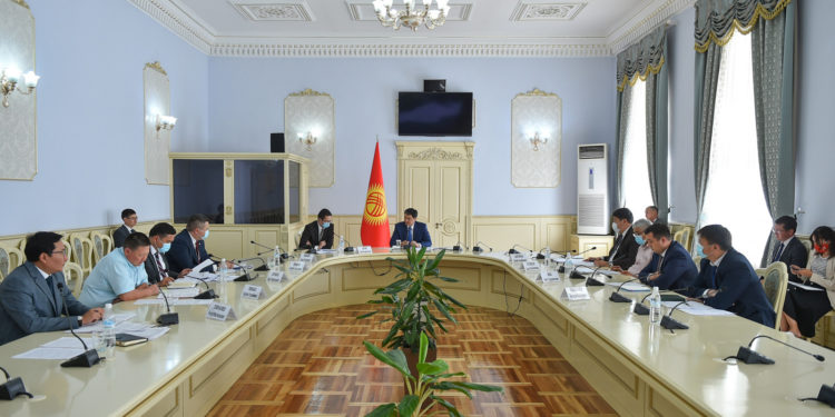 Мамлекеттик кызмат көрсөтүүнүн сапатын жана жеткиликтүүлүгүн жогорулатуу маселелери талкууланды