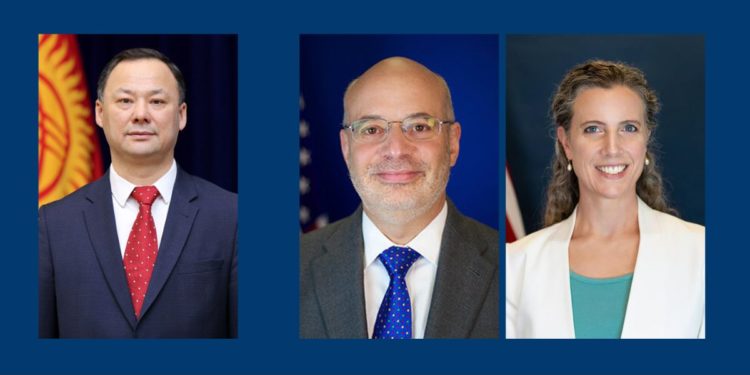 АКШ Бишкектеги 150 ооган студентинин окуу акысын төлөөгө даяр