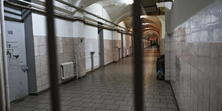 Бишкекте айдоочуга ок аткан милиция кызматкери 2 айга камакка алынды