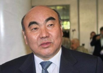 УКМК: «Издөөдө жүргөн мурдагы президент Аскар Акаев Бишкекке жеткирилди»