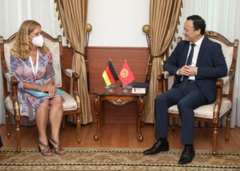 Германия Кыргызстанга 110 миң доза вакцина жиберет