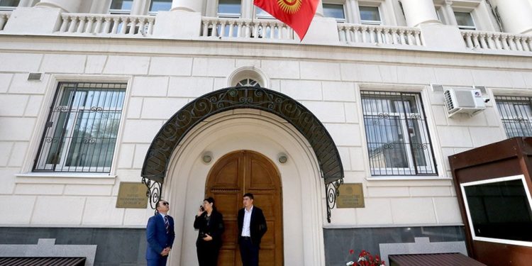 Элчилик: «Москвадагы массалык мушташка Кыргыз жарандары катышкан эмес»