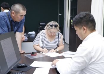 Парламенттик шайлоо-2021: Алты партия шайлоого катышуу үчүн билдирме берди