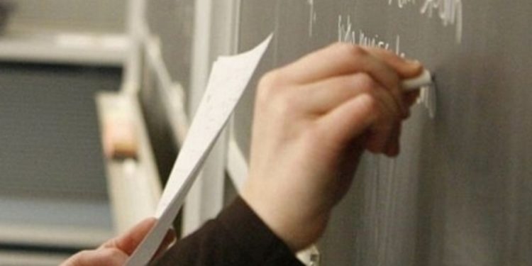 10 жылда мугалимдердин айлыгы орто эсеп менен 13,5 миң сомго көбөйгөн