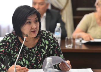 Билим берүү министрлиги офлайн режиминде окутууга өтүүнүн эки факторун атады