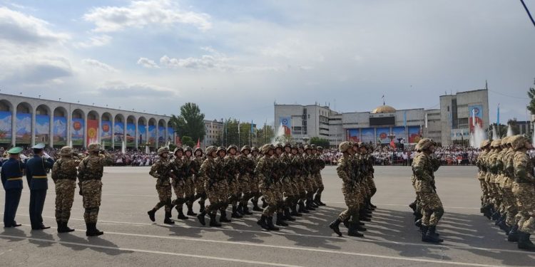 Эгемендүүлүккө 30 жыл: Аянттагы иш-чарадан фоторепортаж