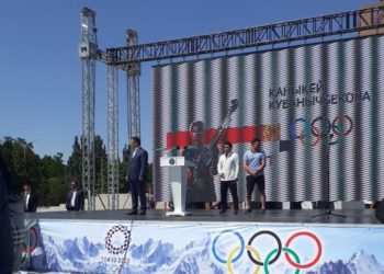 Олимпиада спортчуларын куттуктоо үчүн аянтка Садыр Жапаров келди