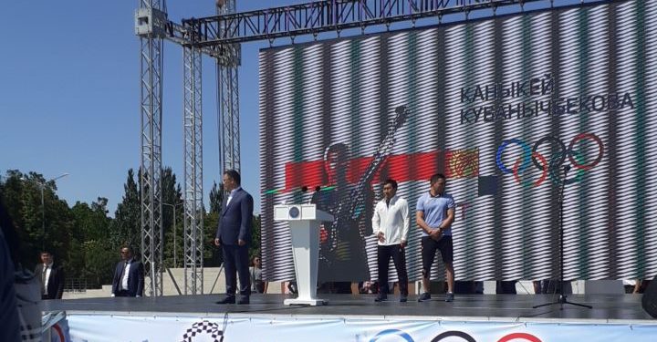 Олимпиада спортчуларын куттуктоо үчүн аянтка Садыр Жапаров келди