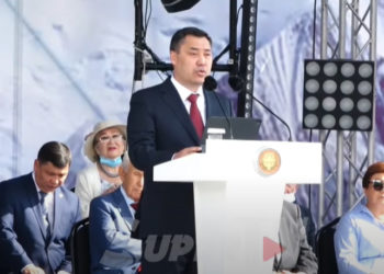 Садыр Жапаров: «Эки президенттин өлкөдөн безе качып, бирөөсү камакта жатканы кайгылуу тажрыйба болду»