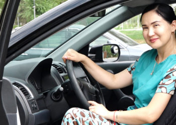 “Пластикалык операциянын түрүн жасаттым. Эми жыныс кынымды кичирейтем” дейт Айнура Сагынбаева