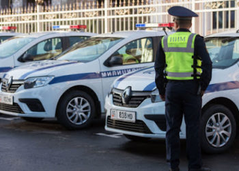 Милиция кызматкеринин тапанчасынан каза болгон айдоочунун жубайы кайрылуу жасады