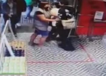 «Төрт пачка кофе, 2 банка «Нутелла» анан авокадо». Орусияда кыргызстандык жигит дүкөнгө ууруга кирген делүүдө