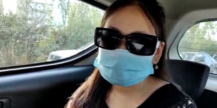 «62 жаштагы жездем эки жылдай зордуктады» деген 16 жаштагы кыз өз атасынан баш тартууну каалайт. Себеби эмнеде?