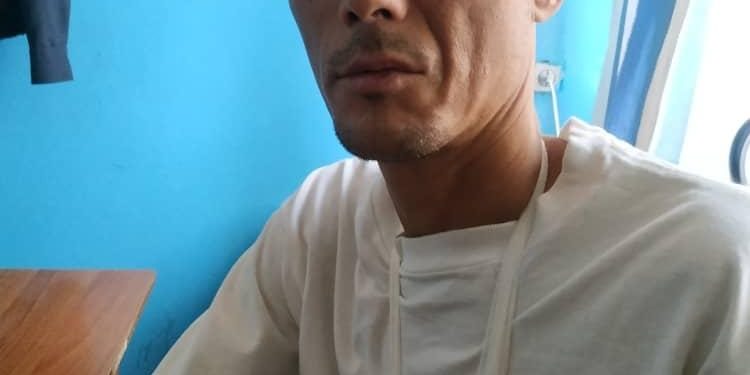 Чүйдө ээнбаштыкка шектелген жаран кармалды. Ал бөтөлкөлөшүнө бычак шилтеген