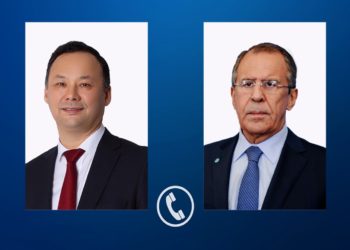 Кыргызстан менен Орусиянын тышкы иштер министрлери соода борбордогу окуя боюнча сүйлөшүштү