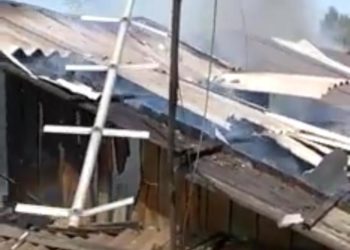 «Бир адам 3-даражадагы күйүк алды». Чүйдө турак үйдө газ түтүгү жарылып, өрт чыкты (видео)