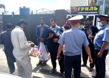 Ысык-Көлдө да милиция кызматкерлери пакистандыктар менен түшүндүрүү иштерин жүргүзүштү