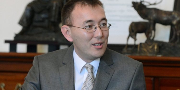 Улуттук банктын төрагасы Толкунбек Абдыгуловдун отставкага кеткени маалымдалууда