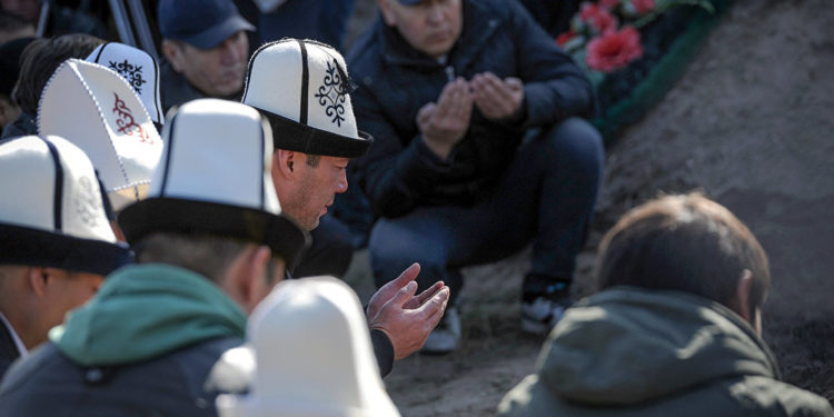 Экс-вице-премьер Тайырбек Сарпашевдин бир тууган агасы көз жумду