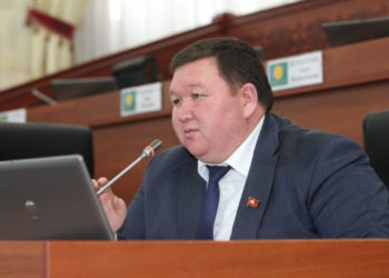 Башкы прокурор Ташиевден Жээнчороевге карата «бир нерсе» таап берүүсүн суранганбы? Зулушевдин жообу