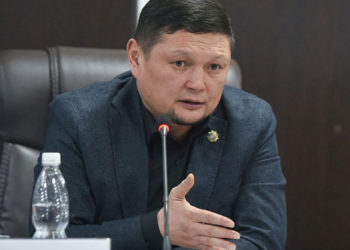 Сыймык Жапыкеев: «Экономиканы түп-тамырынан бери Сооронбай Жээнбеков өлтүрүп кетти»