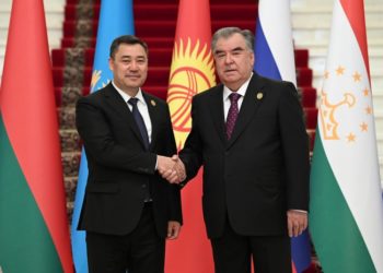 Садыр Жапаров саммитке катышуу үчүн «Улут сарайына» барды (сүрөт)