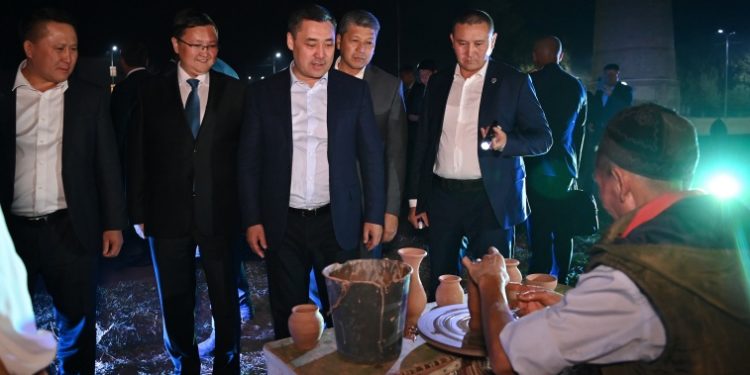 Президент «Өзгөн-Мунара-2021» этно-фольклордук фестивалына катышты