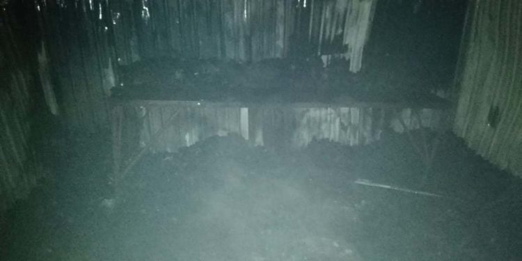 Бишкектеги «Кыял» базарында өрт чыгып, 17 контейнер күйдү