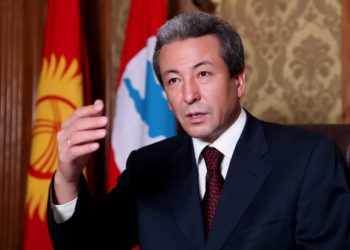 «Бүтүн Кыргызстан» партиясынын лидери Адахан Мадумаров бийликке кайрылуу жасады (видео)