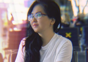 Кармалды делген Орозайым Нарматова Кыргызстанга бир тууган агасын жерге бериш үчүн келген