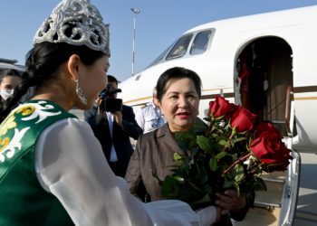 Бишкекке Өзбекстандын парламентинин төрайымы келди