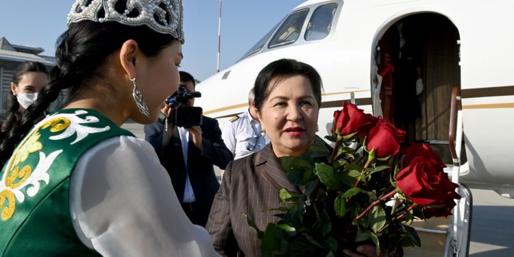 Бишкекке Өзбекстандын парламентинин төрайымы келди