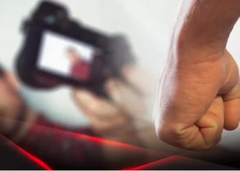 Видео үчүн өч алуу. Москвада кыргызстандыктар блогерди уурдап, ур-токмокко алышкан