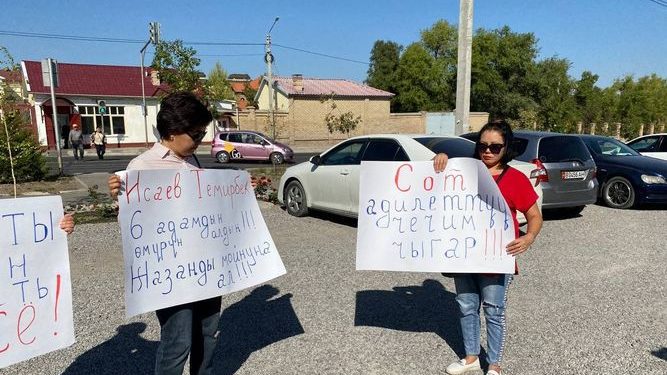 Чүйдөгү 6 адамдын өмүрүн алган жол кырсык. Каза болгондордун жакындары митингге чыгышты