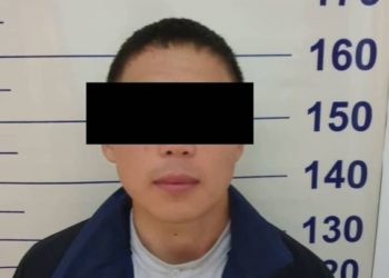 «Коркутуп, колун скотчтоп…». Бишкекте каракчылыкка шектелген жигит кармалды