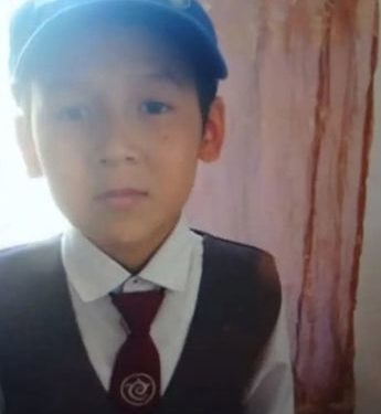 Бишкекте 11 жаштагы Алинур Мураталиев мектептен чыккан бойдон дайынсыз болууда