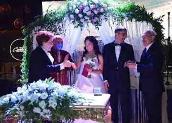 Ахматбек Бакиевдин кызы Түркияда депутаттын уулуна турмушка чыкты (сүрөт)