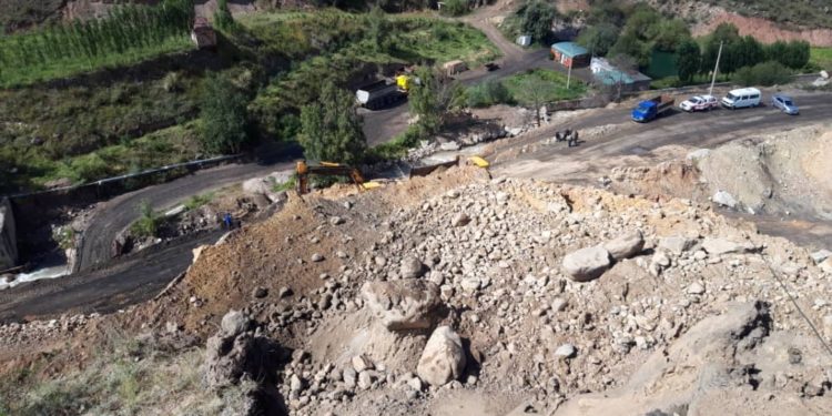 Нарындын Миң-Куш айылында жер көчкү жүрдү (сүрөт)