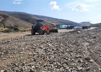 Ошто сел жүрүп, 45 үйдүн короосун суу каптады (сүрөт)